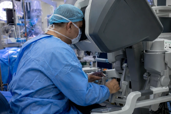 Surgeon at Console (2)